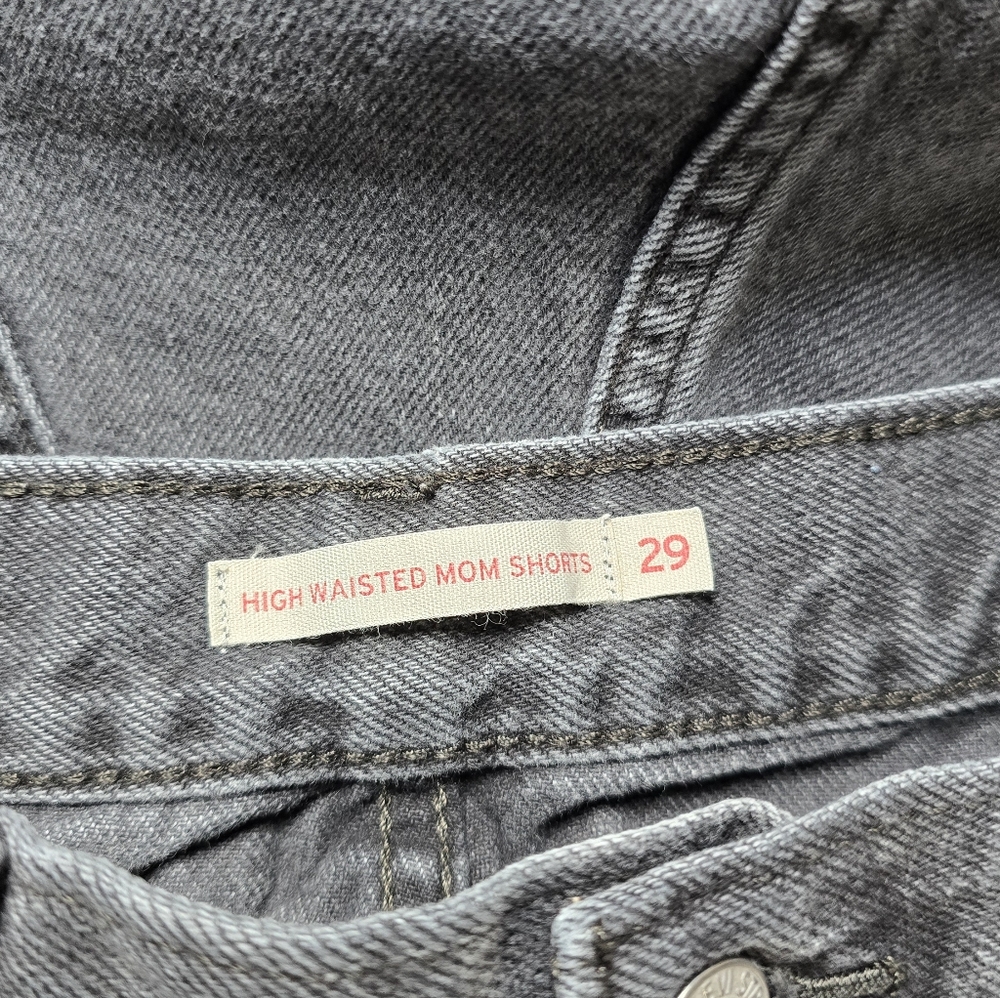 Levis Women's High Waistes Mom Black Denim Shorts Size 29 - Picture 6 of 8